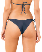 Carregar imagem no visualizador da galeria, Image 05: Rio De Sol Calcinha Bottom Shark Cheeky-Tie
