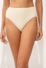 Carregar imagem no visualizador da galeria, Gallery: Rio De Sol Calcinha Bottom Brisa-Offwhite Hotpants