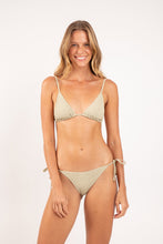 Carregar imagem no visualizador da galeria, Model Front: Rio De Sol Calcinha Bottom Brisa-Pistache Ibiza-Comfy