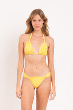 Carregar imagem no visualizador da galeria, Model Front: Rio De Sol Calcinha Bottom Amarelo Mel