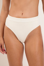 Carregar imagem no visualizador da galeria, Gallery: Rio De Sol Calcinha Bottom Sand-Chantilly Kora
