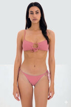 Carregar imagem no visualizador da galeria, Model Front: Rio De Sol Soutien Top Confetti Mila