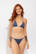 Carregar imagem no visualizador da galeria, Model Front: Rio De Sol Calcinha Bottom Carmel-Blue Cheeky-Micro