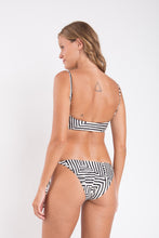 Carregar imagem no visualizador da galeria, Model Back: Rio De Sol Set Set Collage Bandeau-Reto Ibiza-Comfy