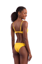 Carregar imagem no visualizador da galeria, Model Back: Rio De Sol Soutien Top Malibu-Yellow Bandeau-Duo