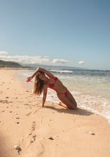 Carregar imagem no visualizador da galeria, Image 12: Wednesday In Hawaii By Rio De Sol Soutien Top Hibiscus Ana