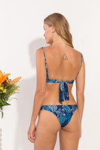 Carregar imagem no visualizador da galeria, Model Back: Rio De Sol Soutien Top Reef Tri-Cos
