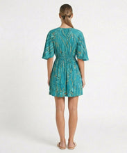 Carregar imagem no visualizador da galeria, Model Back: Rio De Sol Mini Dress Rain Mini Dress
