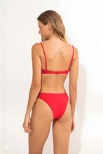 Carregar imagem no visualizador da galeria, Model Back: Wednesday In Hawaii By Rio De Sol Soutien Top Hibiscus Shell