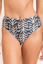 Carregar imagem no visualizador da galeria, Gallery: Rio De Sol Calcinha Bottom Ikat Hotpants