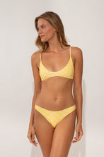 Carregar imagem no visualizador da galeria, Model Front: Wednesday In Hawaii By Rio De Sol Calcinha Bottom Kiko-Lilikoi Sunset