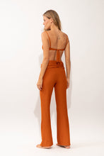 Carregar imagem no visualizador da galeria, Model Back: Rio De Sol Calça De Praia Ferrugo Murana Pants
