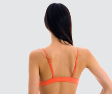 Carregar imagem no visualizador da galeria, Model Back: Rio De Sol Soutien Top Light-Peach Mila