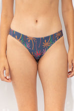 Carregar imagem no visualizador da galeria, Gallery: Rio De Sol Calcinha Bottom Coqueiro Essential-Comfy