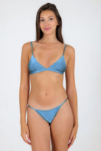 Carregar imagem no visualizador da galeria, Model Front: Rio De Sol Set Set Shimmer-Baltic-Sea Tri-Fixo California