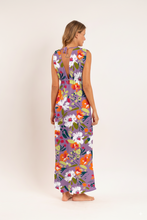 Carregar imagem no visualizador da galeria, Model Back: Rio De Sol Vestido De Praia Garden-Flower Long Dress Soleil