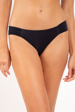 Carregar imagem no visualizador da galeria, Gallery: Rio De Sol Calcinha Bottom Malibu-Black Baobi
