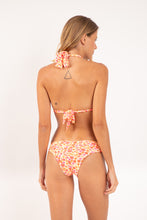 Carregar imagem no visualizador da galeria, Model Back: Rio De Sol Calcinha Bottom Ditsy-Butter Mel
