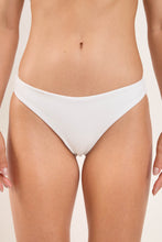 Carregar imagem no visualizador da galeria, Gallery: Rio De Sol Calcinha Bottom Sand-White Essential-Comfy
