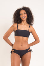 Carregar imagem no visualizador da galeria, Model Front: Rio De Sol Calcinha Bottom Nero Madrid