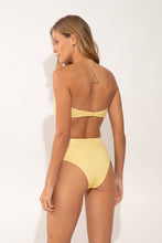 Carregar imagem no visualizador da galeria, Model Back: Rio De Sol Calcinha Bottom Drift-Butterglow Hotpants