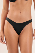 Carregar imagem no visualizador da galeria, Gallery: Wednesday In Hawaii By Rio De Sol Calcinha Bottom Lava Kai