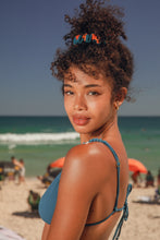 Carregar imagem no visualizador da galeria, Image 04: Rio De Sol Xuxinha (Acessório De Cabelo) Luma Scrunchie