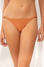 Carregar imagem no visualizador da galeria, Gallery: Rio De Sol Calcinha Bottom Shimmer-Nocciola Cheeky-Noa