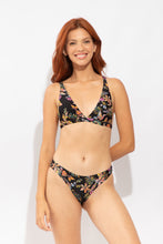 Carregar imagem no visualizador da galeria, Model Front: Rio De Sol Calcinha Bottom Flora Essential-Comfy