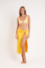Carregar imagem no visualizador da galeria, Model Front: Rio De Sol Saia Bio-Luz-Solar Long Skirt Knot