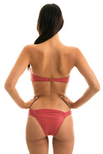 Carregar imagem no visualizador da galeria, Model Back: Rio De Sol Calcinha Bottom Kiwanda Madras Bandeau