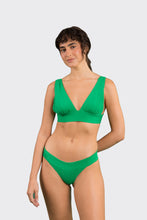 Carregar imagem no visualizador da galeria, Model Front: Rio De Sol Soutien Top Tambourine Halter-Marina