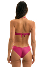 Carregar imagem no visualizador da galeria, Model Back: Rio De Sol Soutien Top Cloque Lichia Bandeau