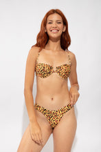 Carregar imagem no visualizador da galeria, Model Front: Rio De Sol Calcinha Bottom Yellow-Feline Nara