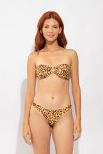 Carregar imagem no visualizador da galeria, Model Front: Rio De Sol Soutien Top Yellow-Feline Mavi