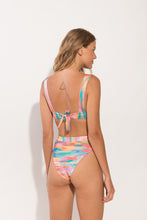 Carregar imagem no visualizador da galeria, Model Back: Rio De Sol Calcinha Bottom River Hotpant-Cos