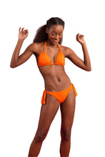 Carregar imagem no visualizador da galeria, Model Front: Rio De Sol Set Set Dots-Orange Mel Italy