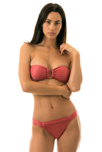 Carregar imagem no visualizador da galeria, Model Front: Rio De Sol Calcinha Bottom Kiwanda Madras Band Comfort