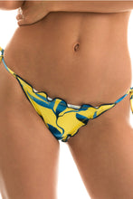 Carregar imagem no visualizador da galeria, Gallery: Rio De Sol Calcinha Bottom Lemon Flower Frufru
