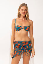Carregar imagem no visualizador da galeria, Model Front: Rio De Sol Saia Luma Mini Skirt Ruched