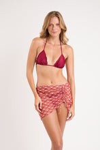 Carregar imagem no visualizador da galeria, Model Front: Rio De Sol Saia Floral-Scales Mini Skirt Ruched