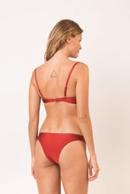 Carregar imagem no visualizador da galeria, Model Back: Rio De Sol Set Set Shimmer-Liquor Bandeau-Joy Essential