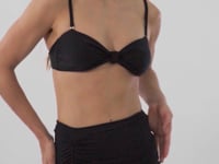 Carregar e reproduzir vídeo no visualizador da Galeria, Video: Rio De Sol Saia Black Mini Skirt Ruched