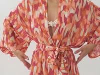 Carregar e reproduzir vídeo no visualizador da Galeria, Video: Rio De Sol Caftans / Saida De Praia Mirage Kaftan Bel