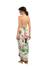 Carregar imagem no visualizador da galeria, Model Back: Rio De Sol Canga Boho Canga