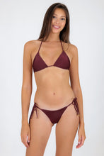 Carregar imagem no visualizador da galeria, Model Front: Rio De Sol Calcinha Bottom Barolo Cheeky-Rope