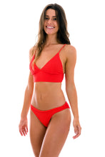 Carregar imagem no visualizador da galeria, Model Front: Rio De Sol Calcinha Bottom Cotele-Tomate Comfy