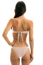 Carregar imagem no visualizador da galeria, Model Back: Rio De Sol Calcinha Bottom Essence Bandeau
