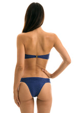 Carregar imagem no visualizador da galeria, Model Back: Rio De Sol Calcinha Bottom Kiwanda Denim Bandeau
