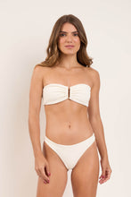 Carregar imagem no visualizador da galeria, Model Front: Rio De Sol Calcinha Bottom Sand-Chantilly Essential-Comfy